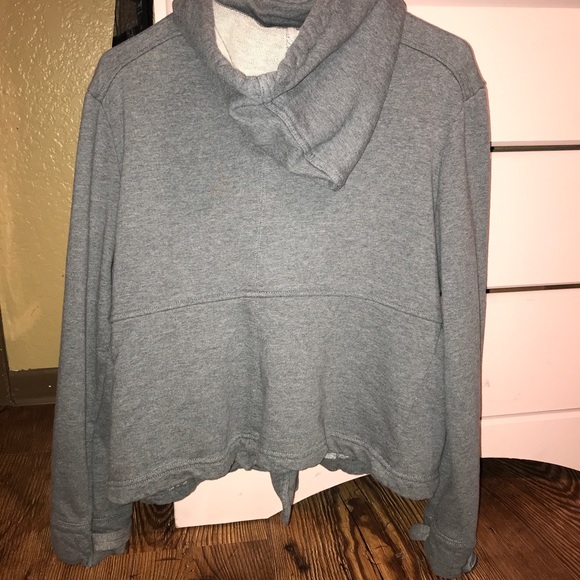 Gray jacket - Picture 2 of 7